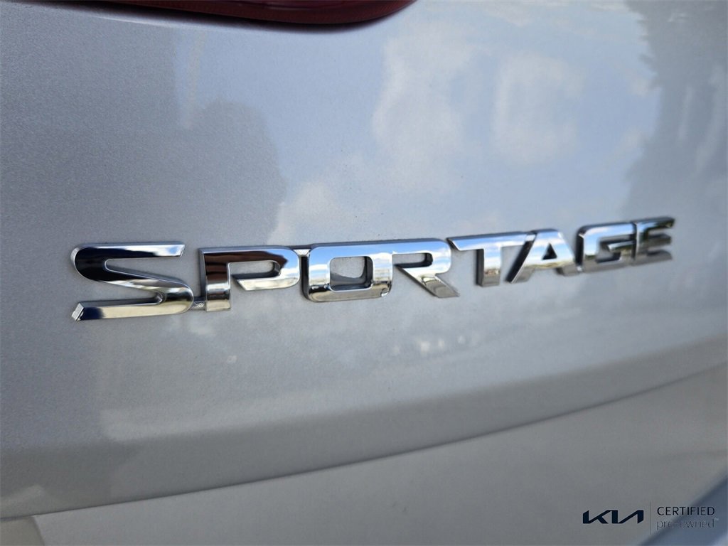 Used 2020 Kia Sportage EX w/ EX Technology Package image 17