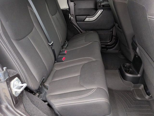 Used 2016 Jeep Wrangler Unlimited Sahara w/ Connectivity Group image 22
