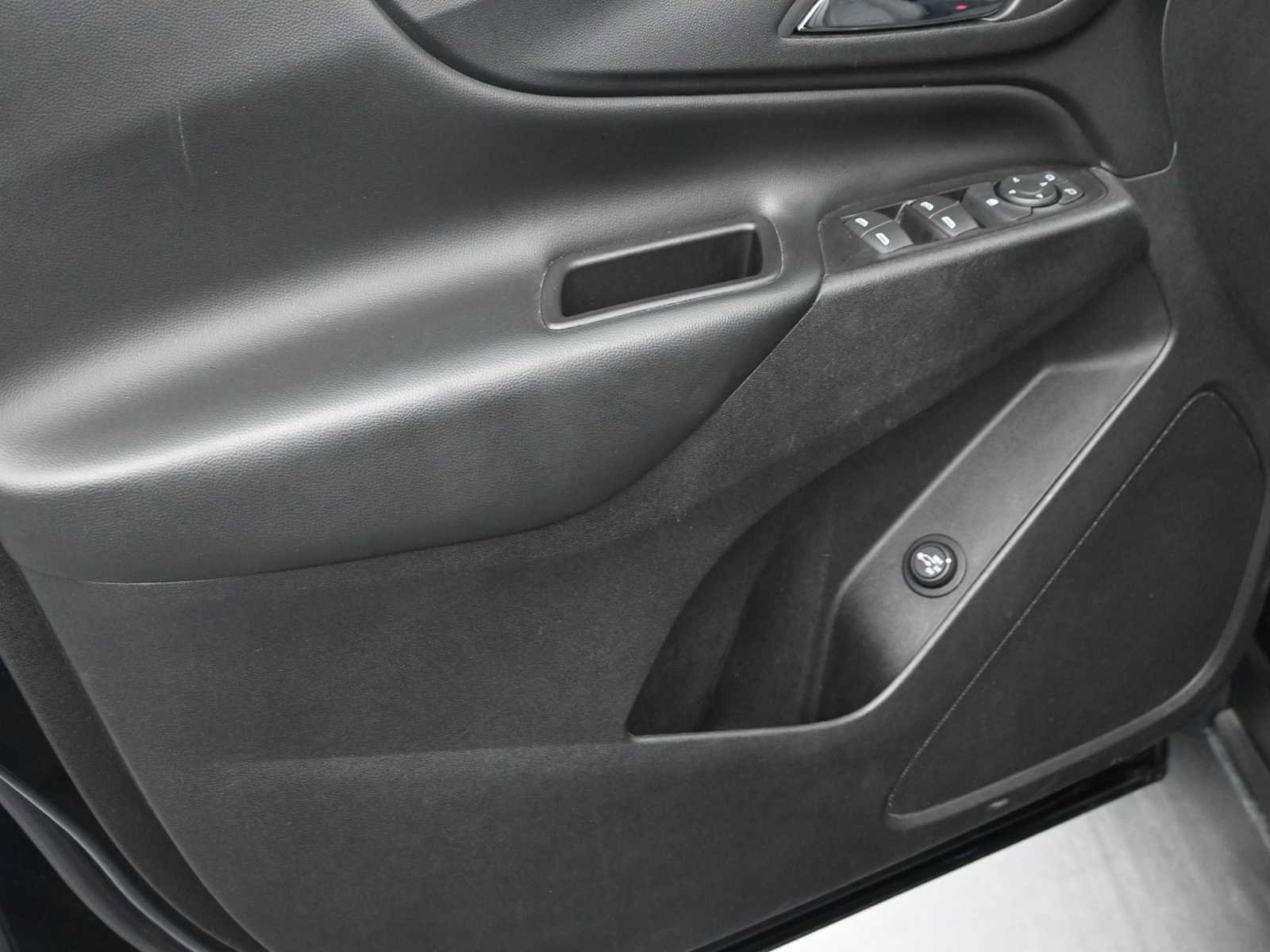 Used 2020 Chevrolet Equinox LT image 10