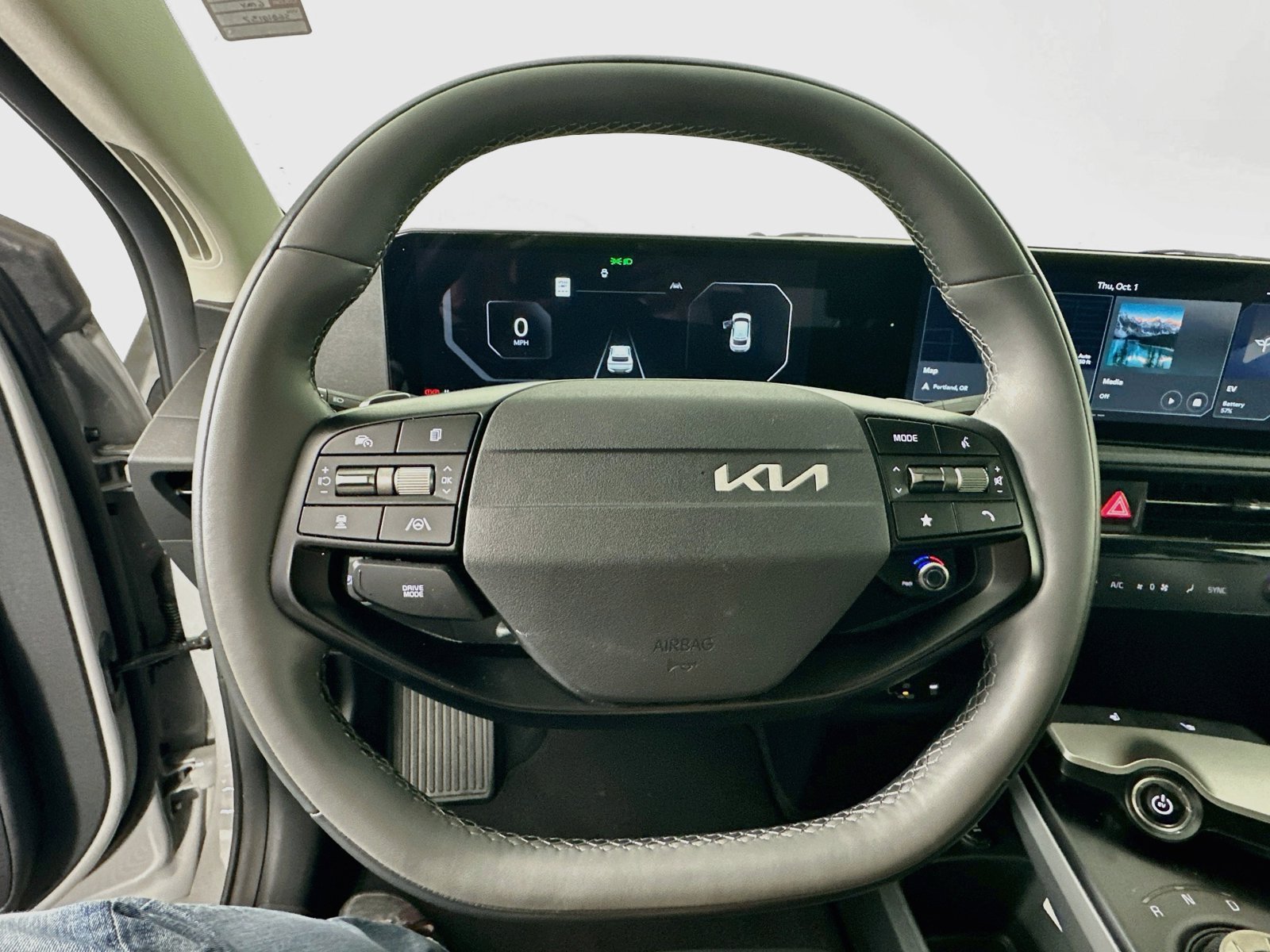 Used 2025 Kia EV6 Light w/ Light LR Technology Package RWD image 12