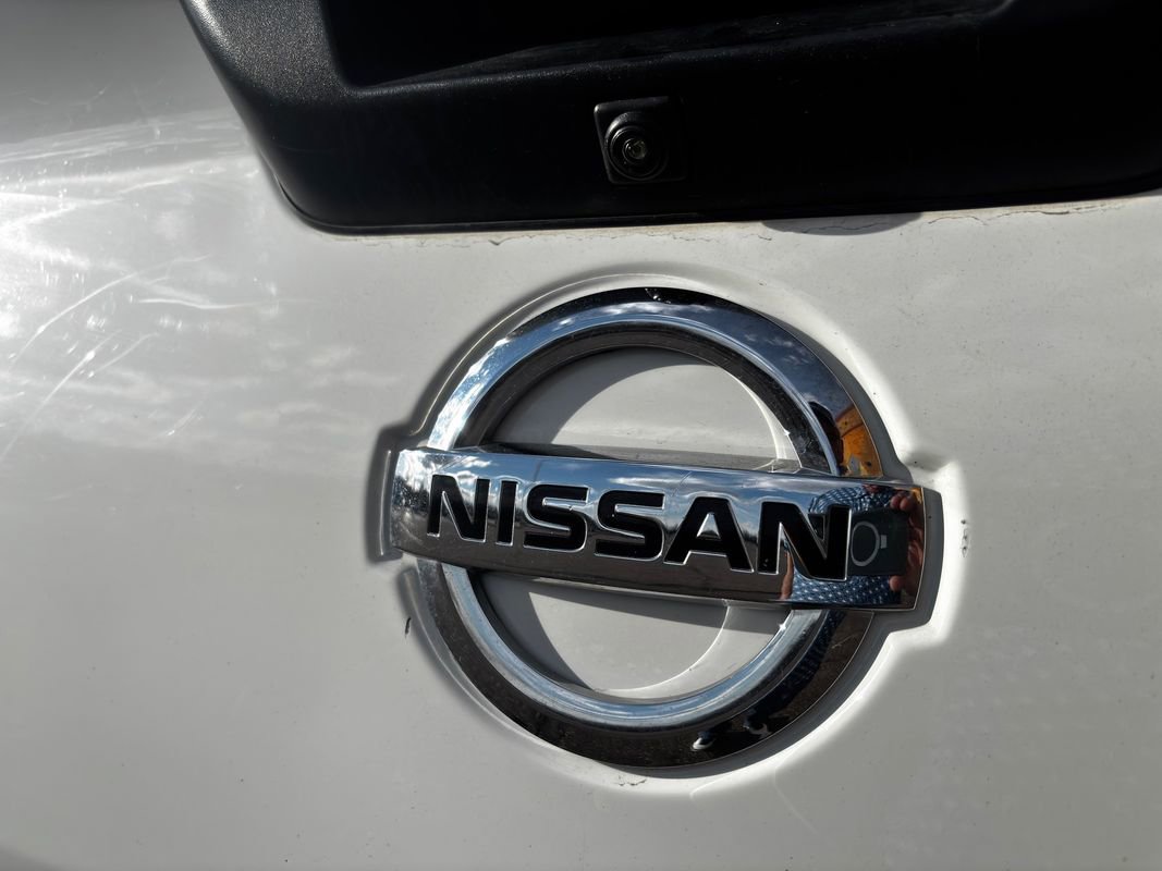 Used 2019 Nissan Titan SV image 10