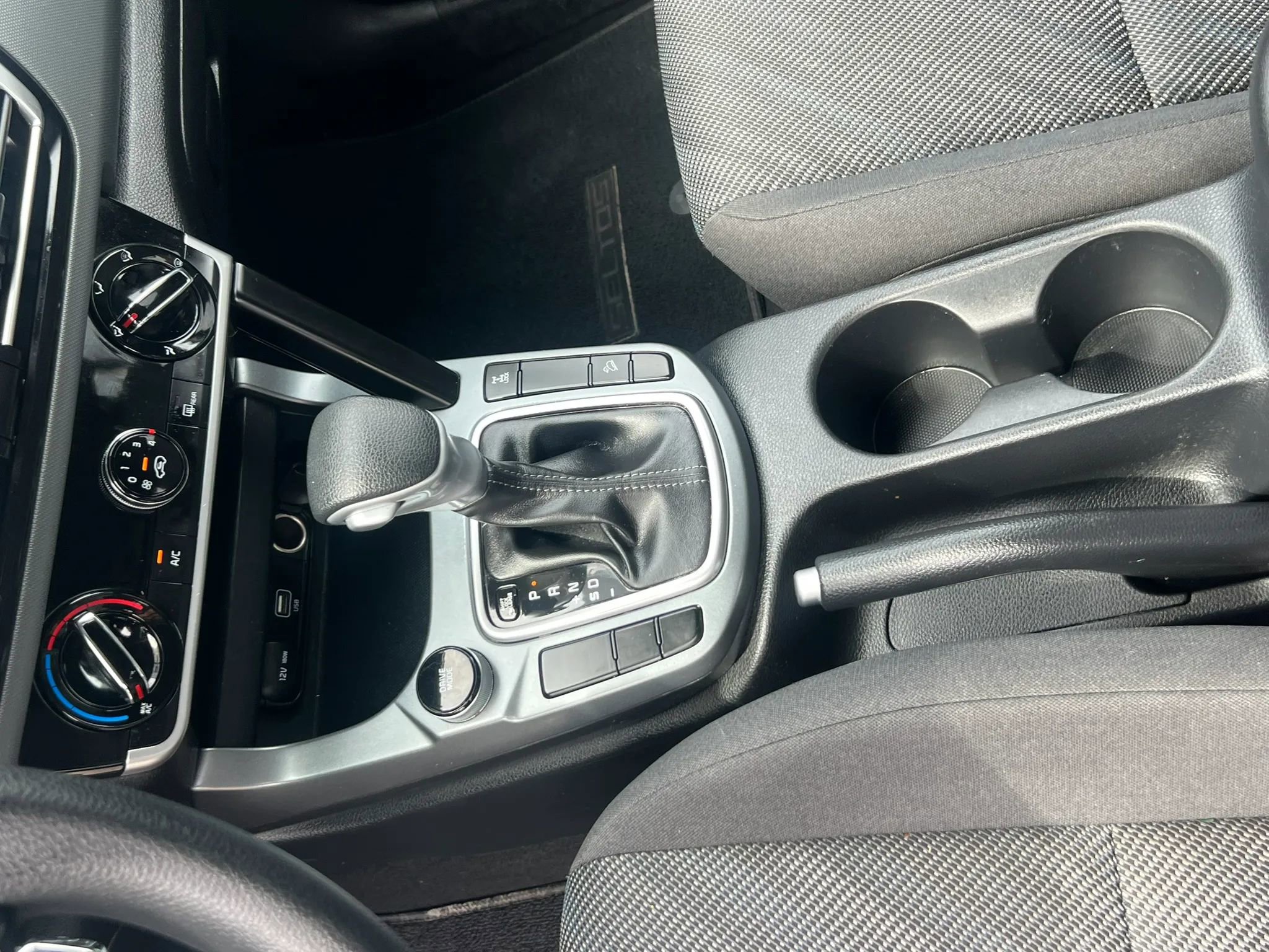 Used 2021 Kia Seltos LX image 16