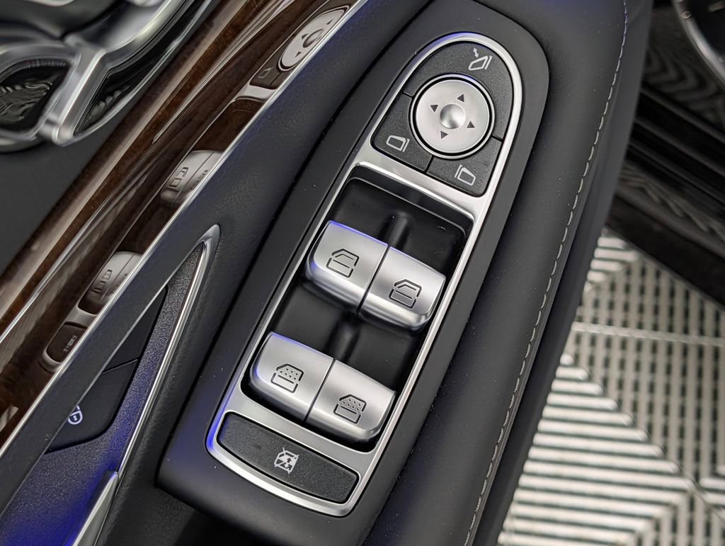Used 2015 Mercedes-Benz S 550 4MATIC Sedan image 29