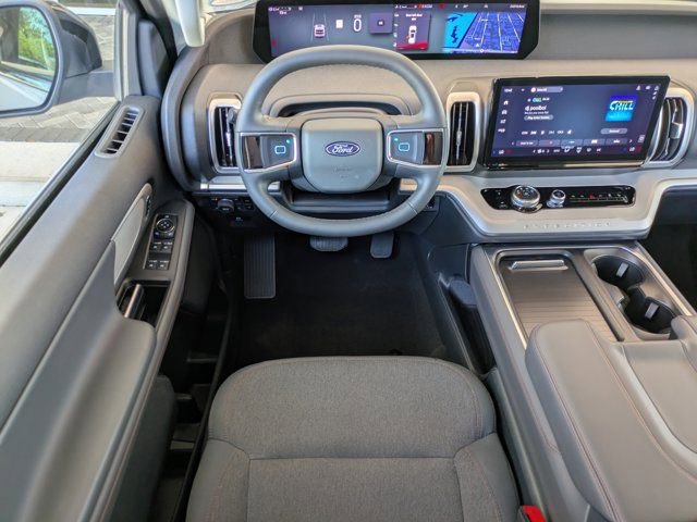 Certified 2025 Ford Expedition Active image 19