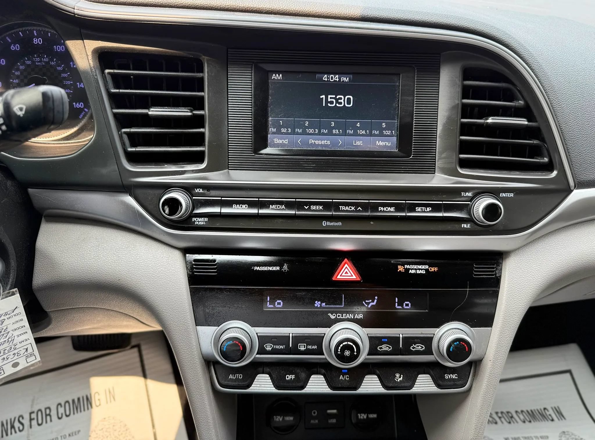 Used 2020 Hyundai Elantra SE FWD image 16