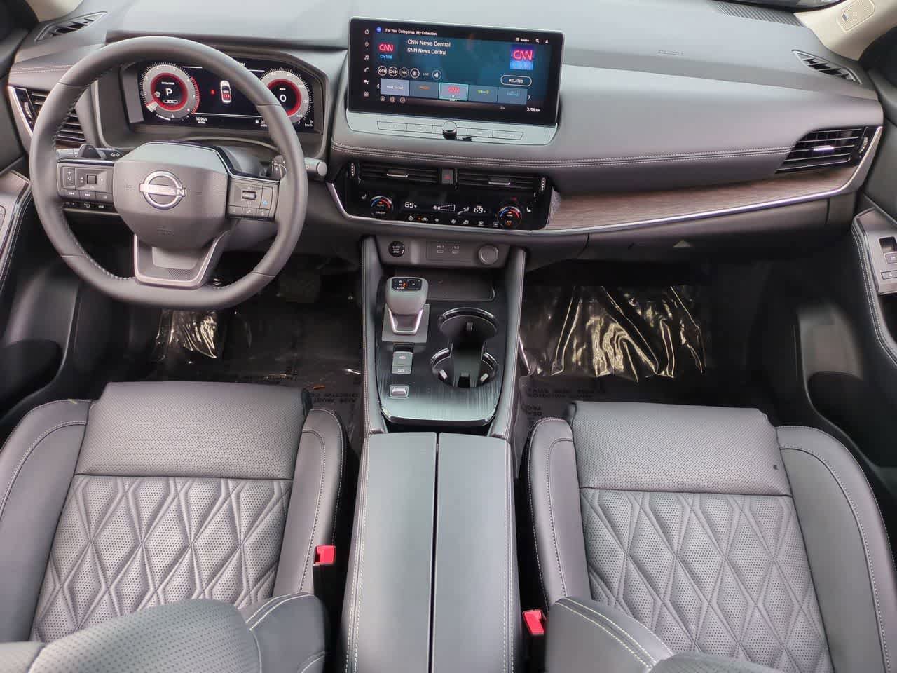 Used 2025 Nissan Rogue Platinum FWD image 16