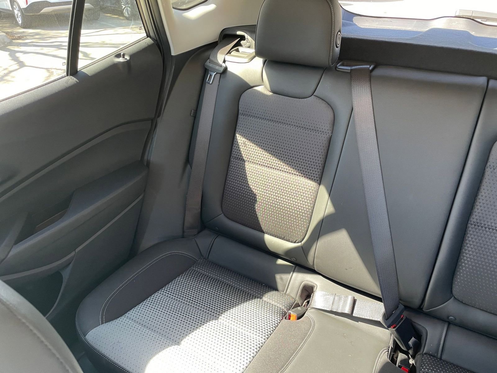 Used 2025 Chevrolet Trax LT w/ LT Convenience Package image 42