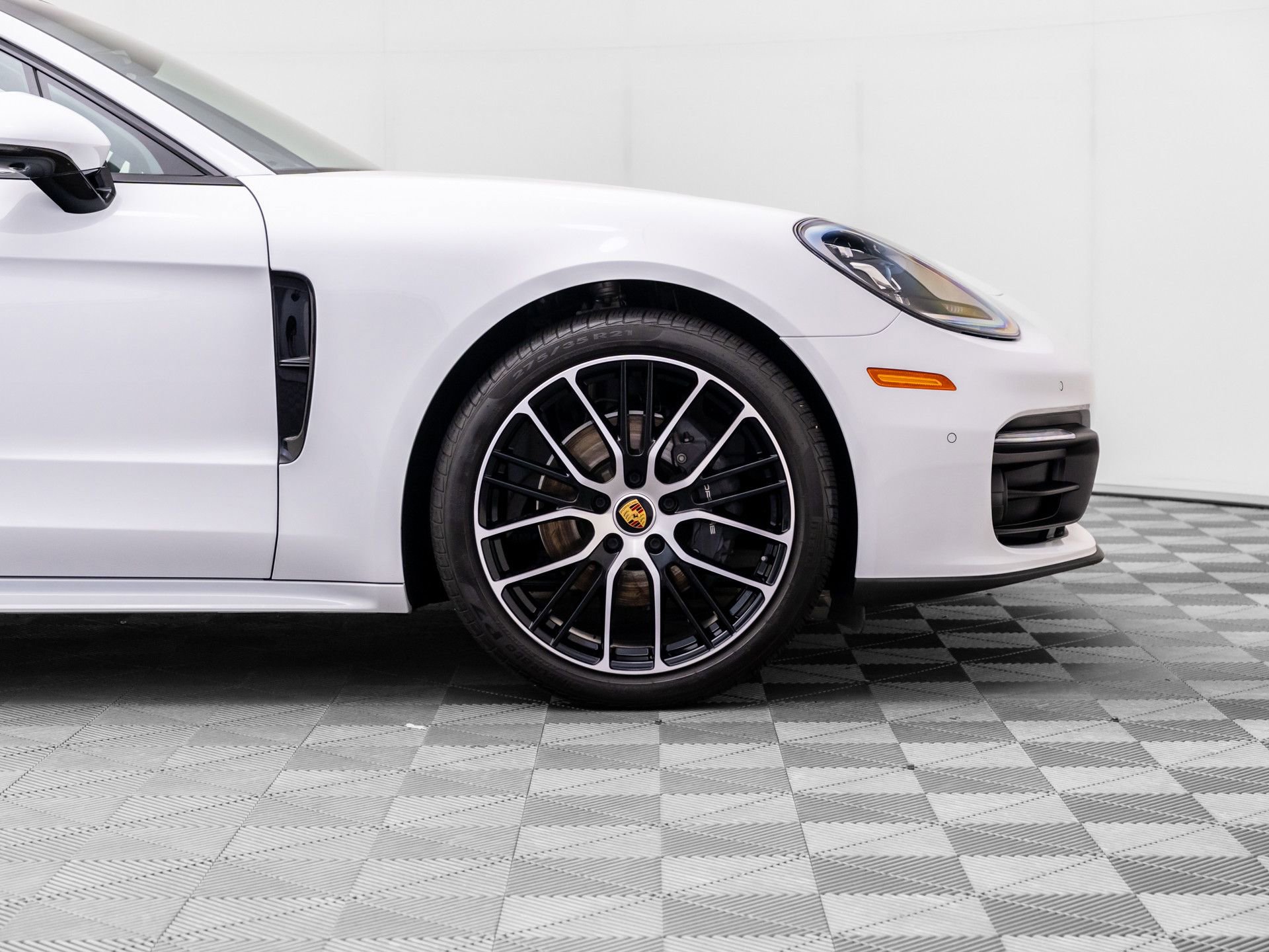 Certified 2023 Porsche Panamera 4 Platinum Edition AWD/4WD image 37