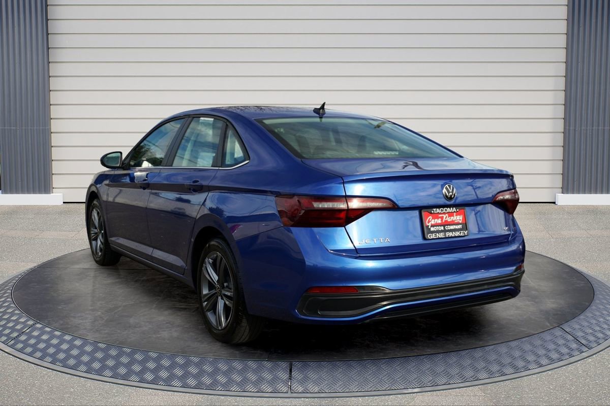 Used 2024 Volkswagen Jetta SE image 5