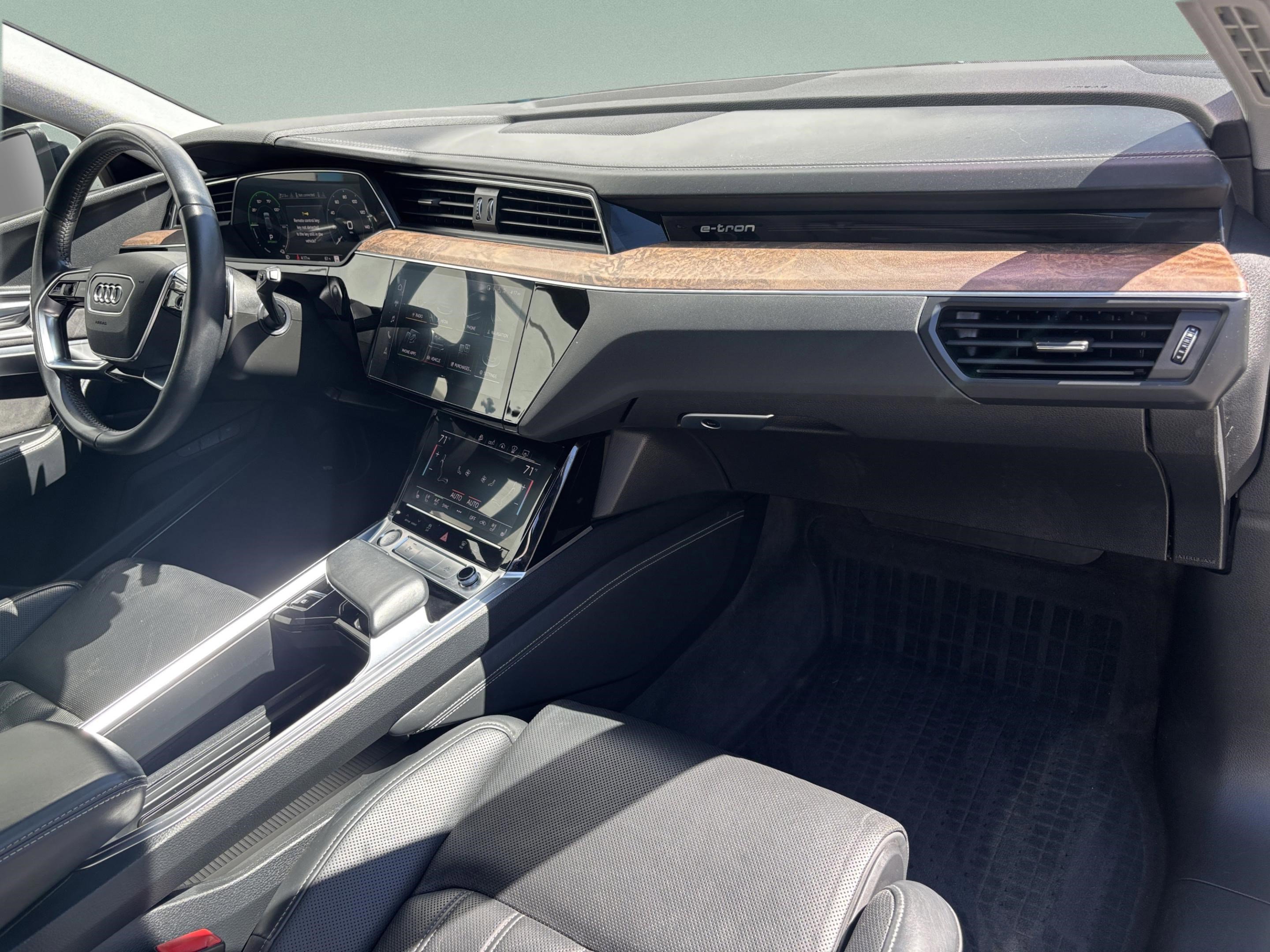 Used 2019 Audi e-tron Prestige w/ Prestige Package AWD/4WD image 22