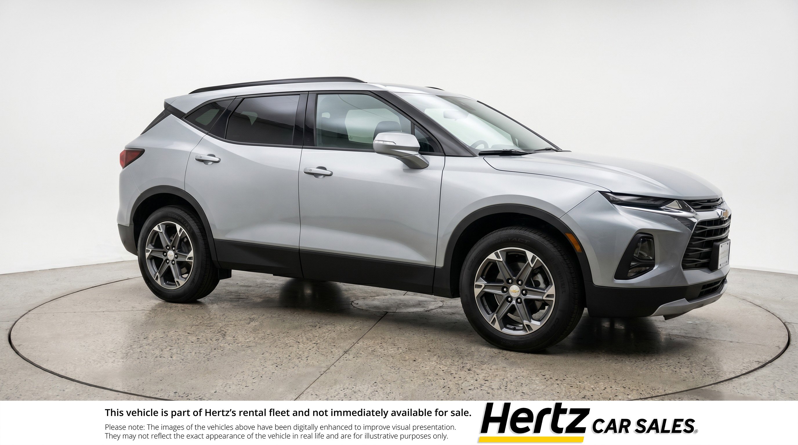Used 2025 Chevrolet Blazer LT FWD image 1
