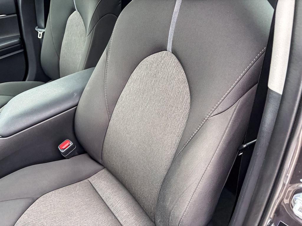Used 2022 Toyota Camry LE image 16