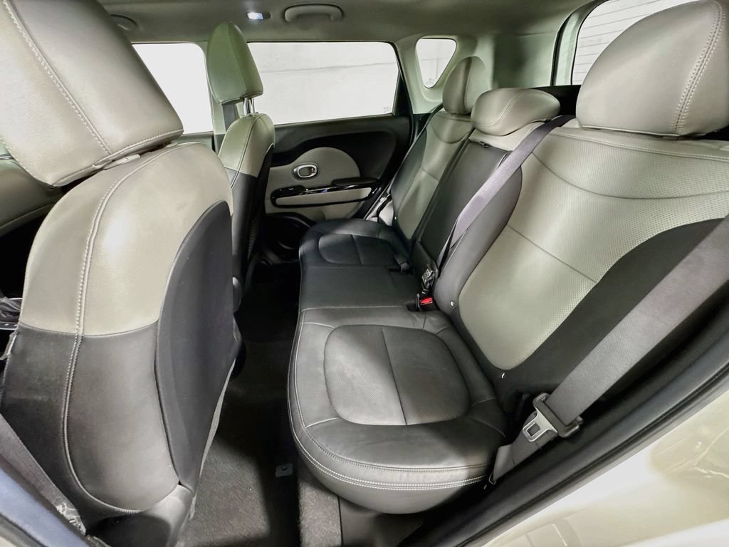 Used 2017 Kia Soul + w/ Primo Package FWD image 26