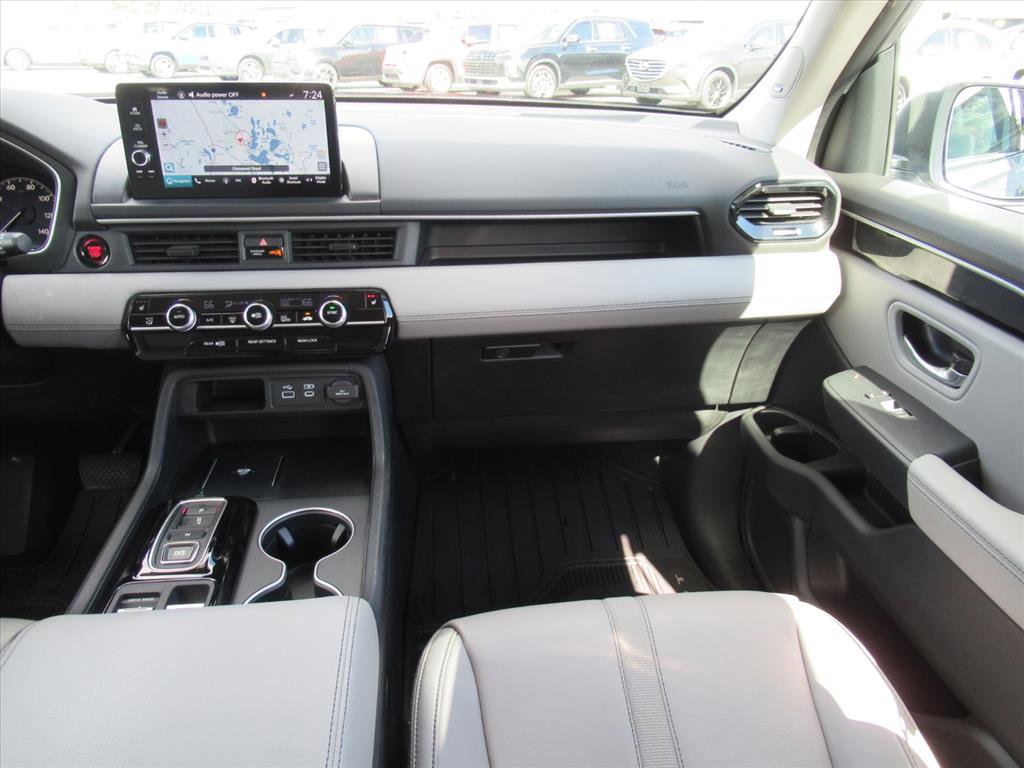 Used 2023 Honda Pilot Touring image 15