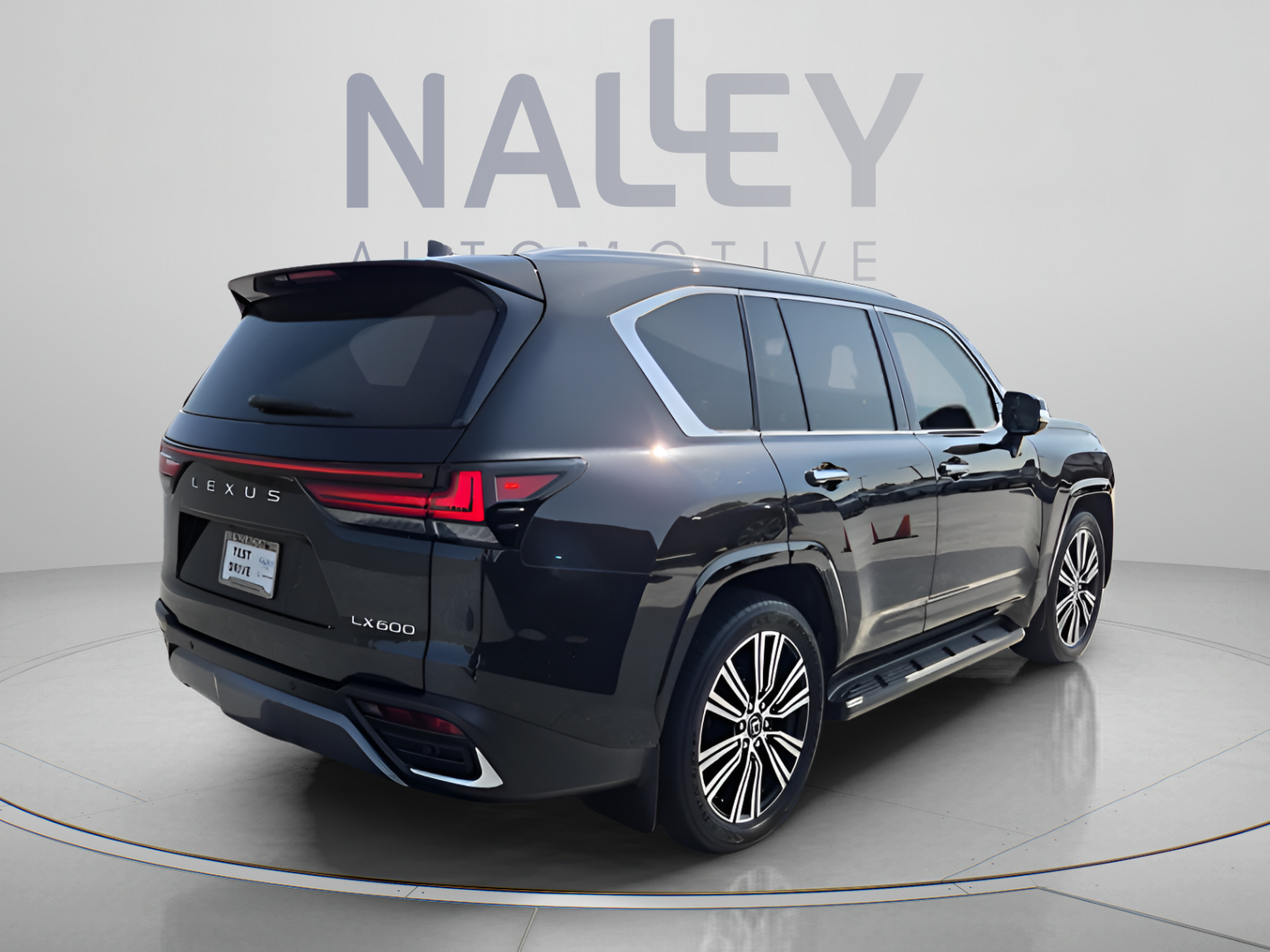 Certified 2024 Lexus LX 600 4WD w/ Luxury Package image 5