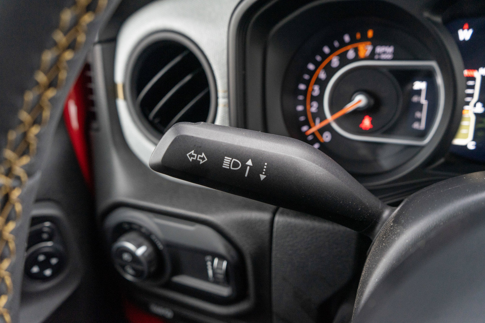 Used 2024 Jeep Gladiator Sport AWD/4WD image 25