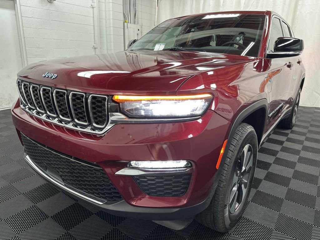Used 2024 Jeep Grand Cherokee Limited 4xe image 3
