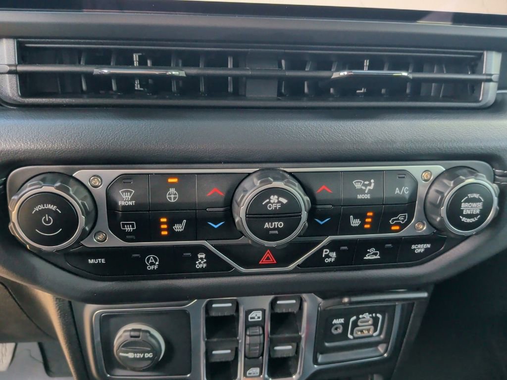 New 2025 Jeep Wrangler Sahara w/ Safety Group image 29