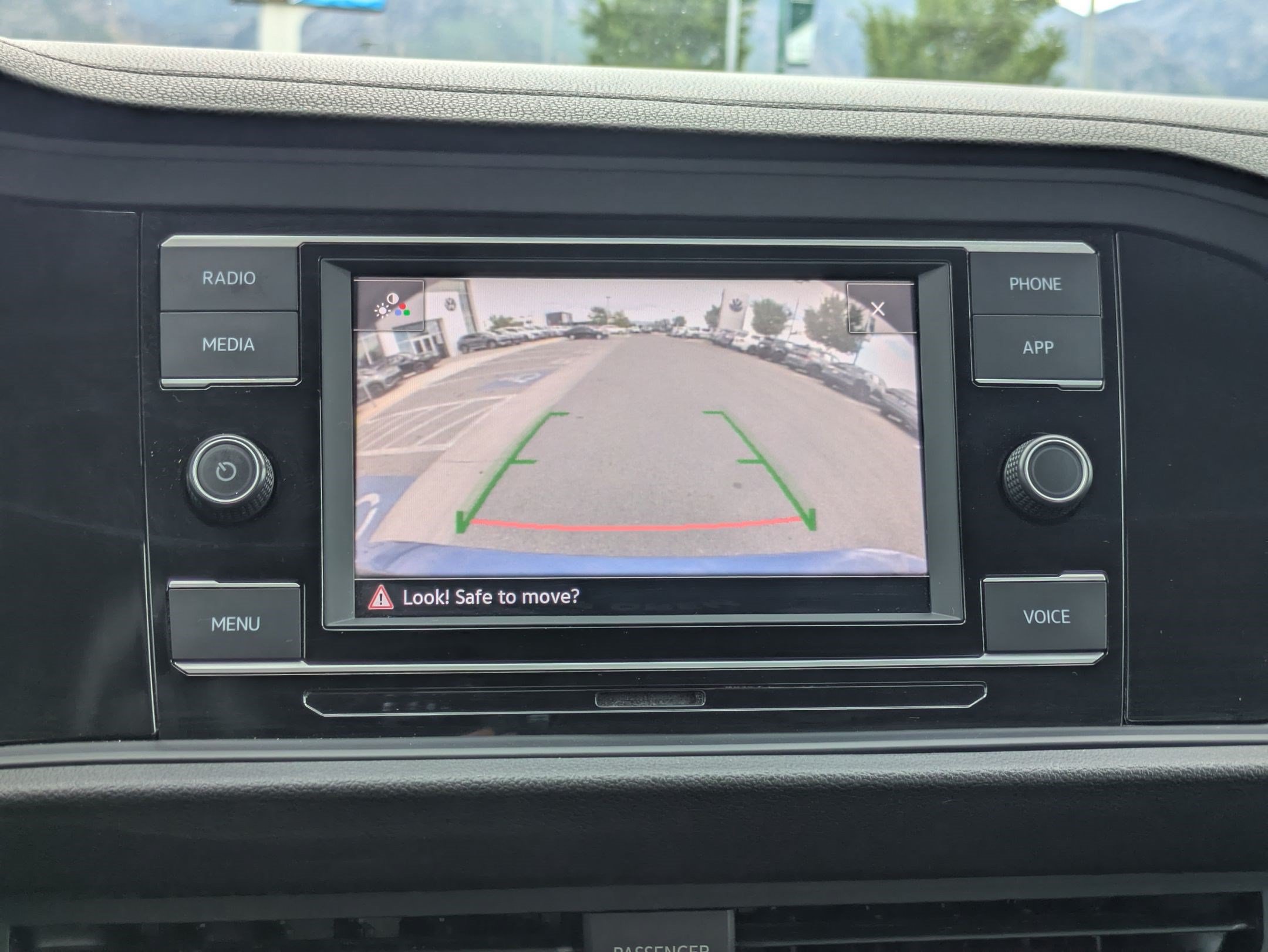 Used 2022 Volkswagen Jetta SE FWD image 26