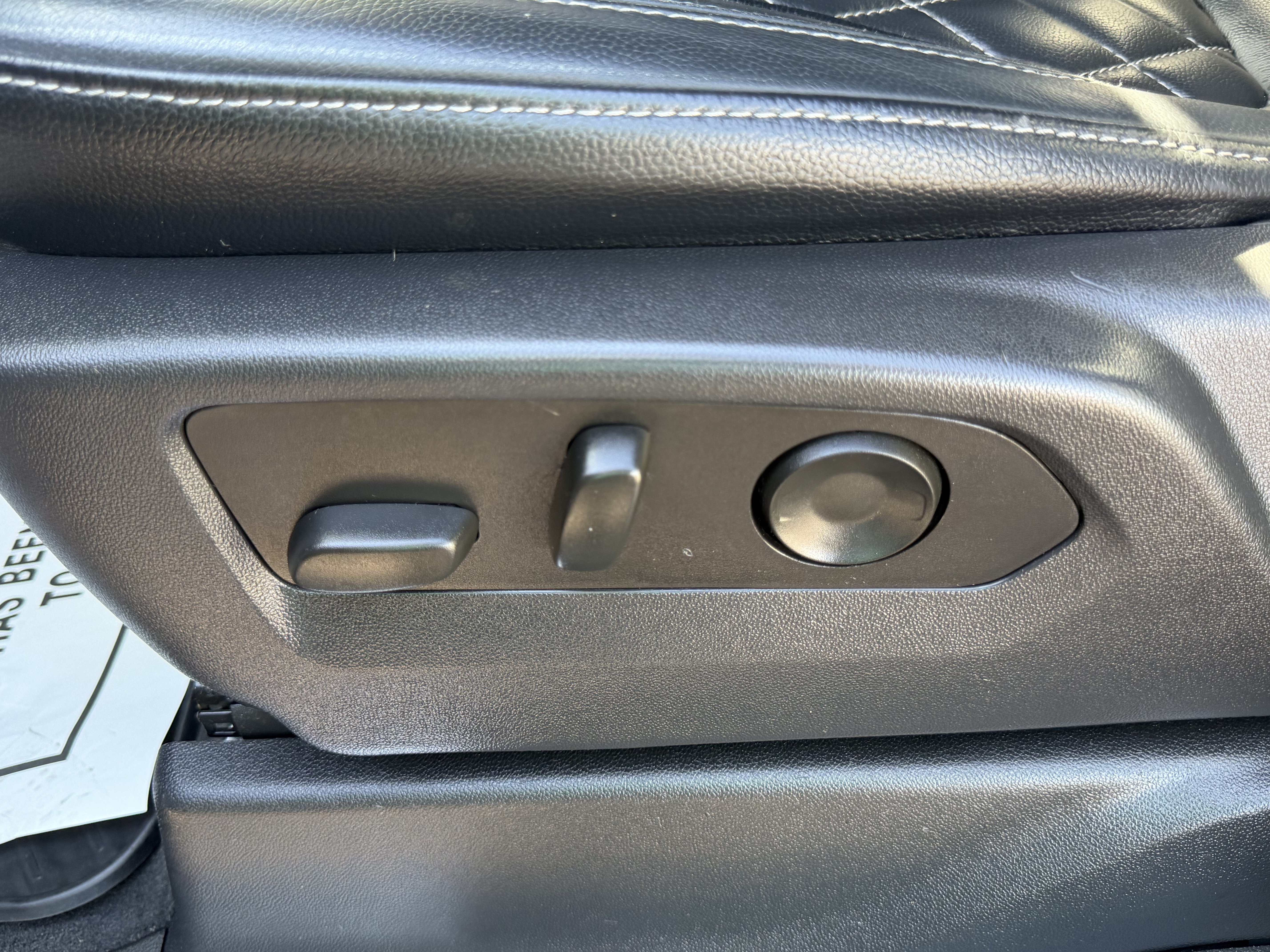 Used 2023 Chevrolet Silverado 1500 LT RWD image 17