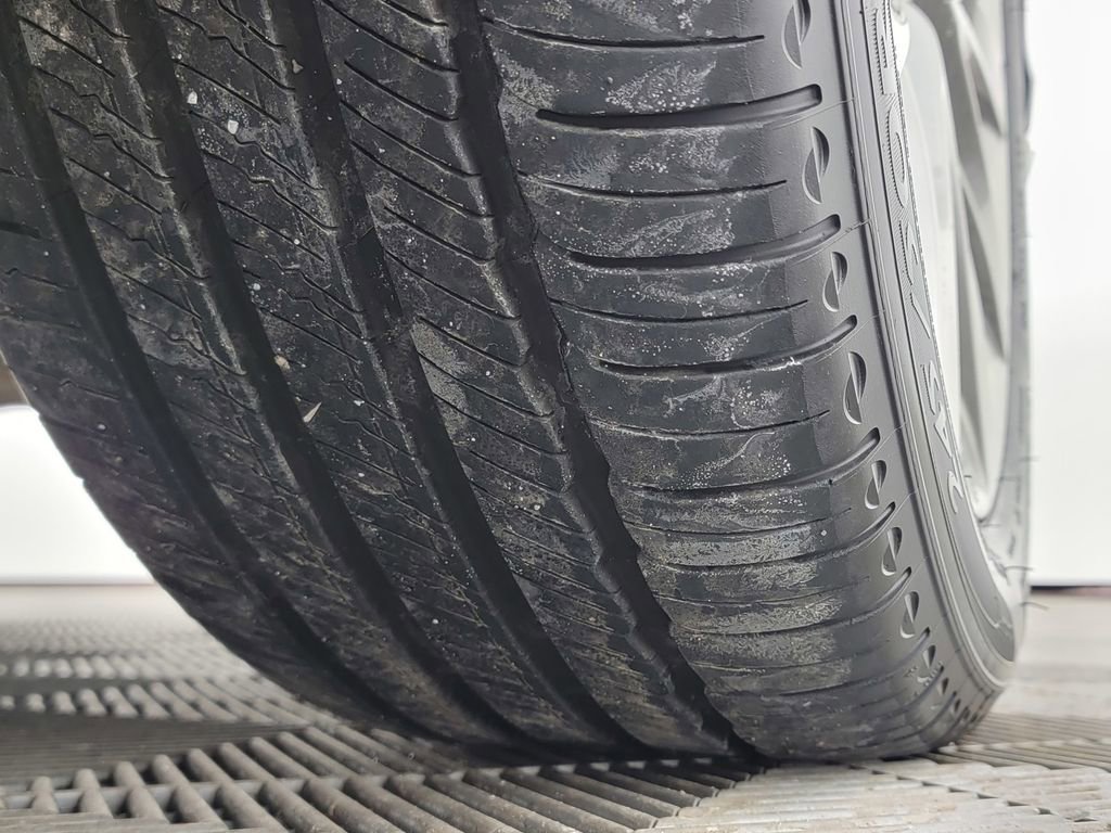 Used 2018 Lexus LS 500h AWD w/ Accessory Package (Z2) image 15