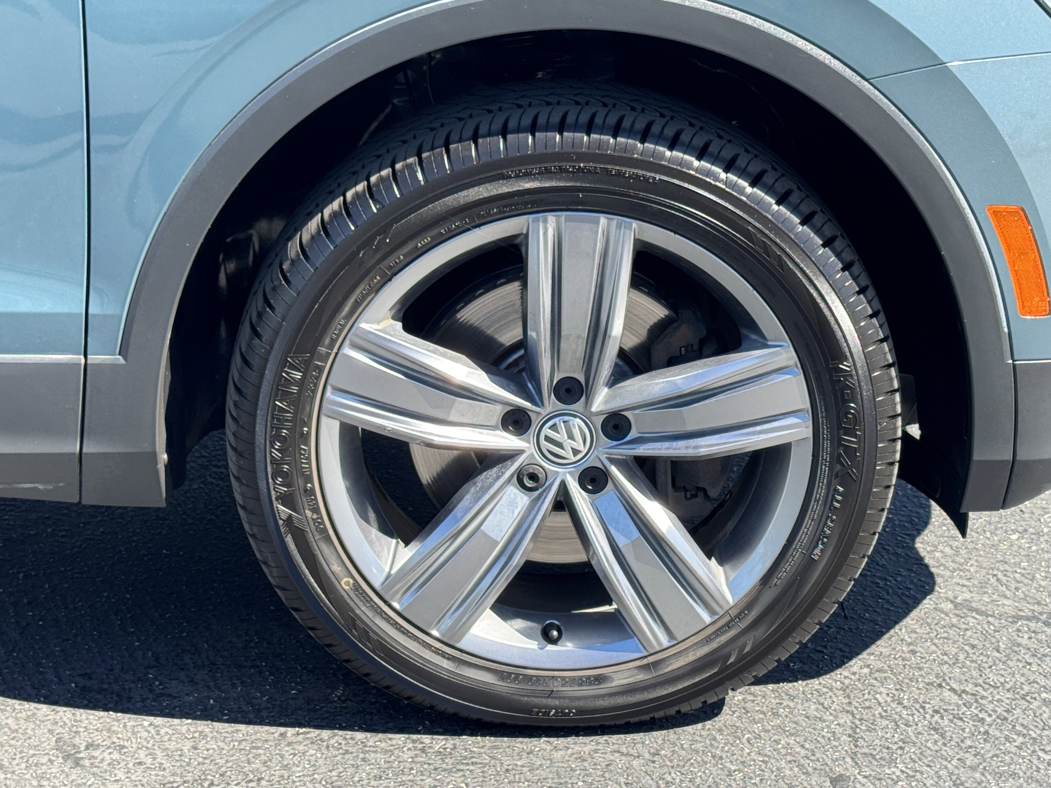 Used 2020 Volkswagen Tiguan SEL image 12