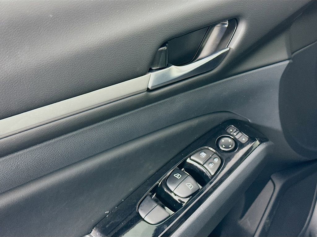 New 2025 Nissan Altima 2.5 SR image 22