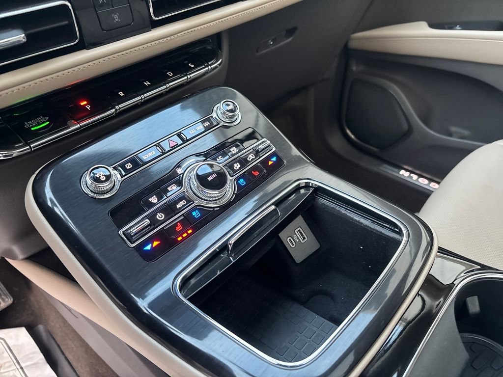 Used 2022 Lincoln Nautilus Reserve w/ Equipment Group 201A image 22