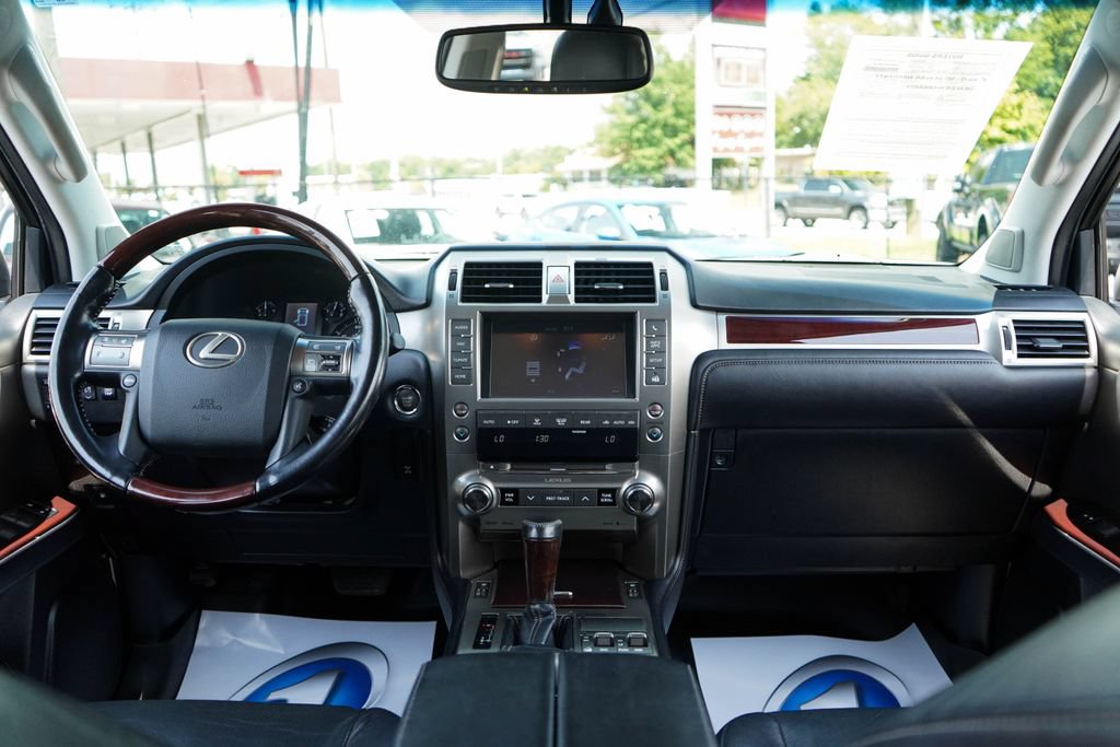 Used 2017 Lexus GX 460 Premium AWD/4WD image 9