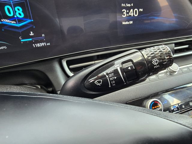 Used 2023 Hyundai Elantra Limited w/ Preferred Accessory Package FWD image 18