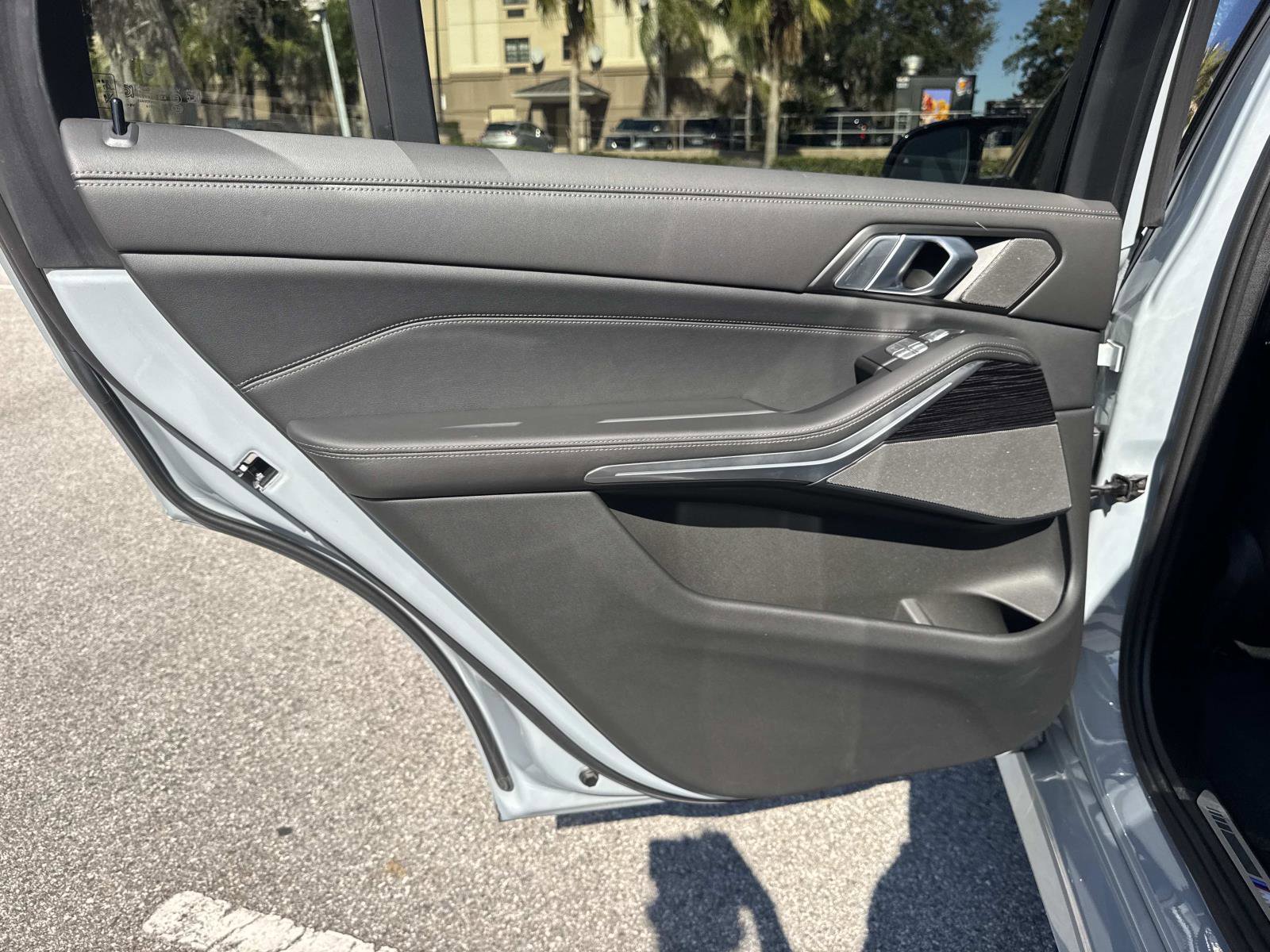 Used 2024 BMW X7 M60i image 12