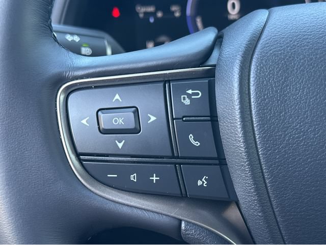Certified 2025 Lexus UX 300h FWD w/ Accessory Package (Z2) image 33