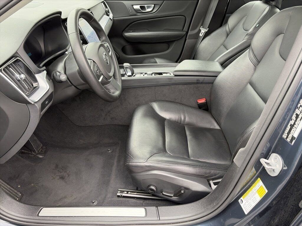 Used 2024 Volvo S60 B5 Core image 26