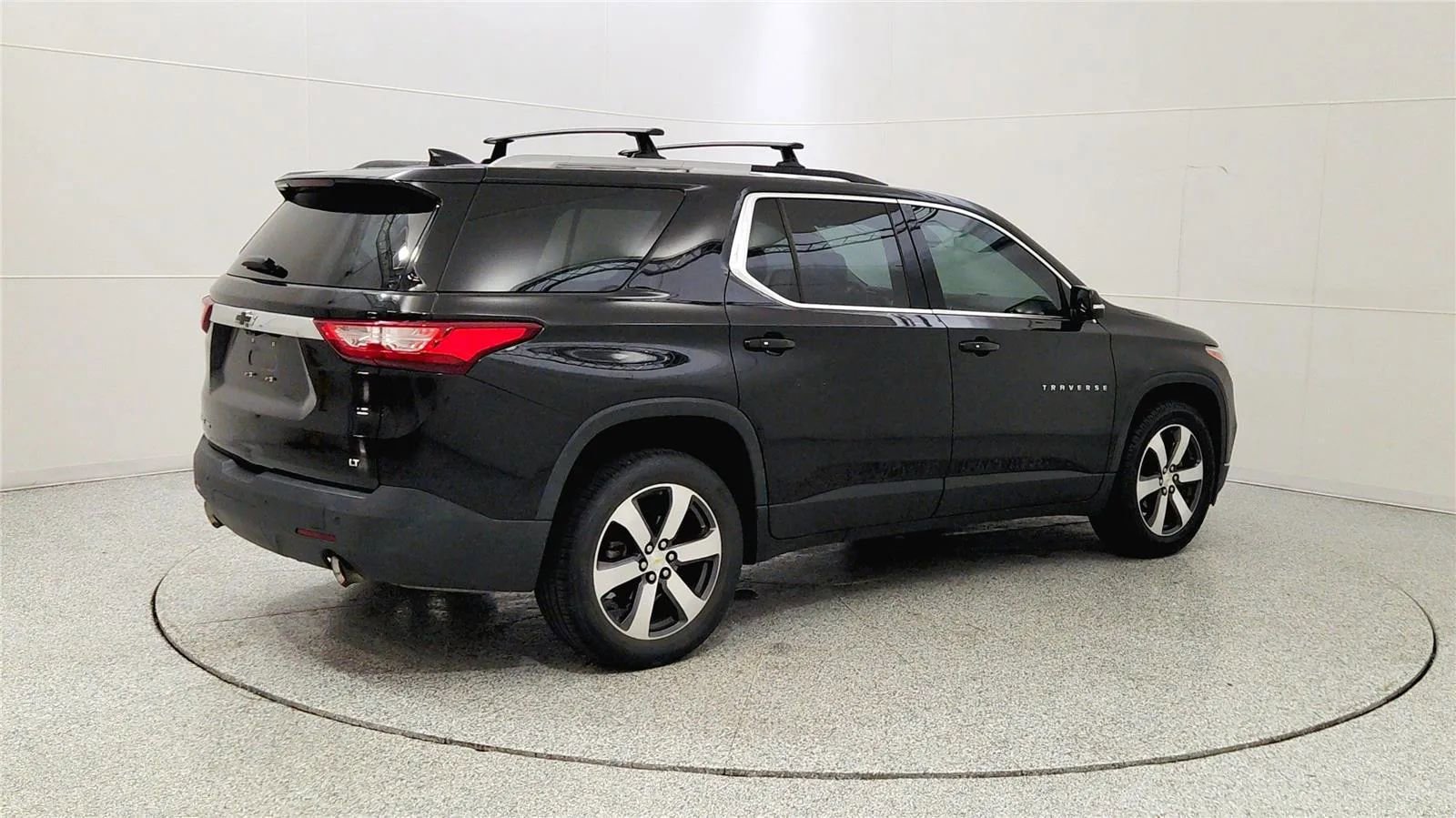 Used 2018 Chevrolet Traverse LT image 7