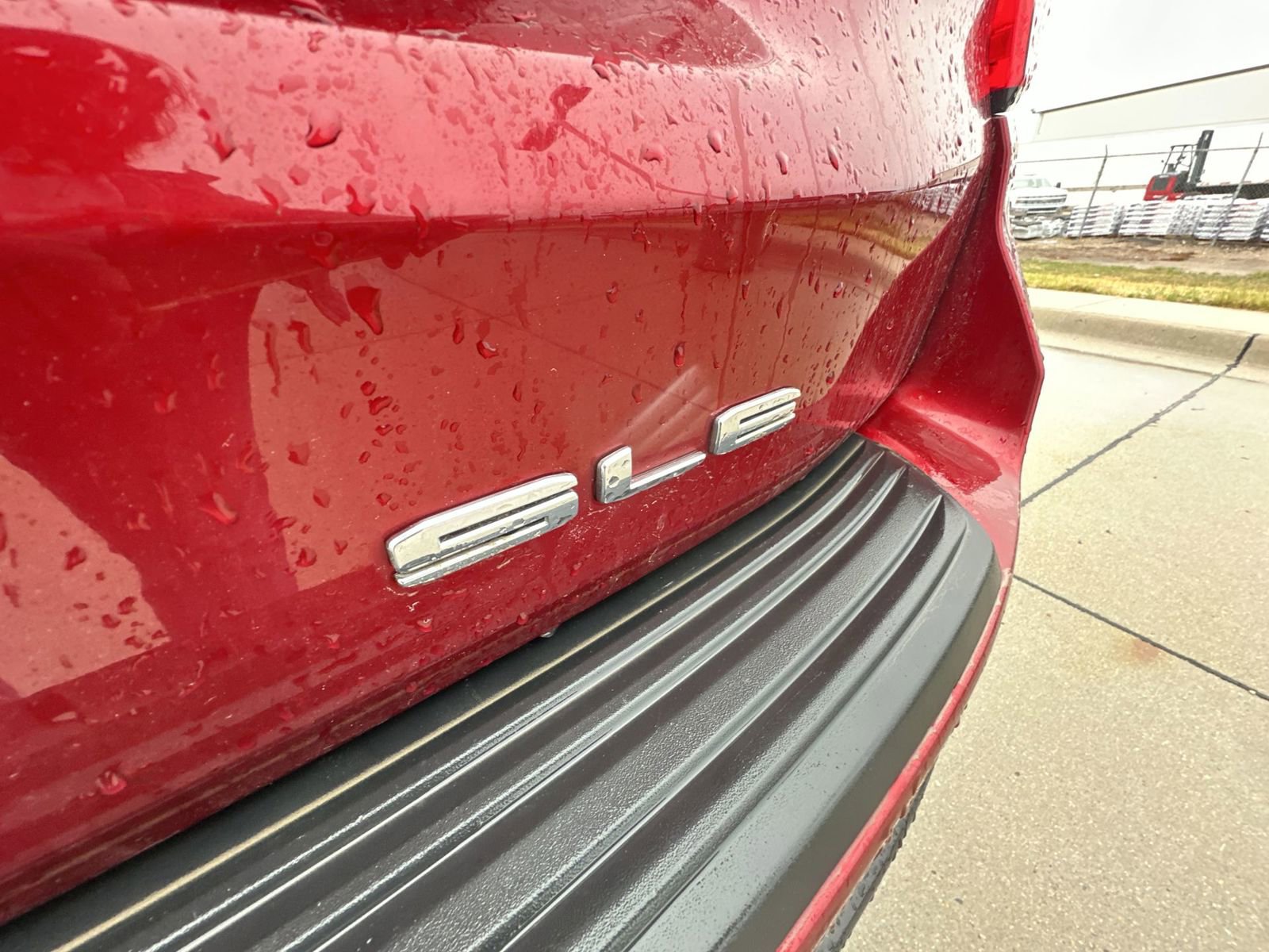 Used 2023 GMC Yukon XL SLE AWD/4WD image 32