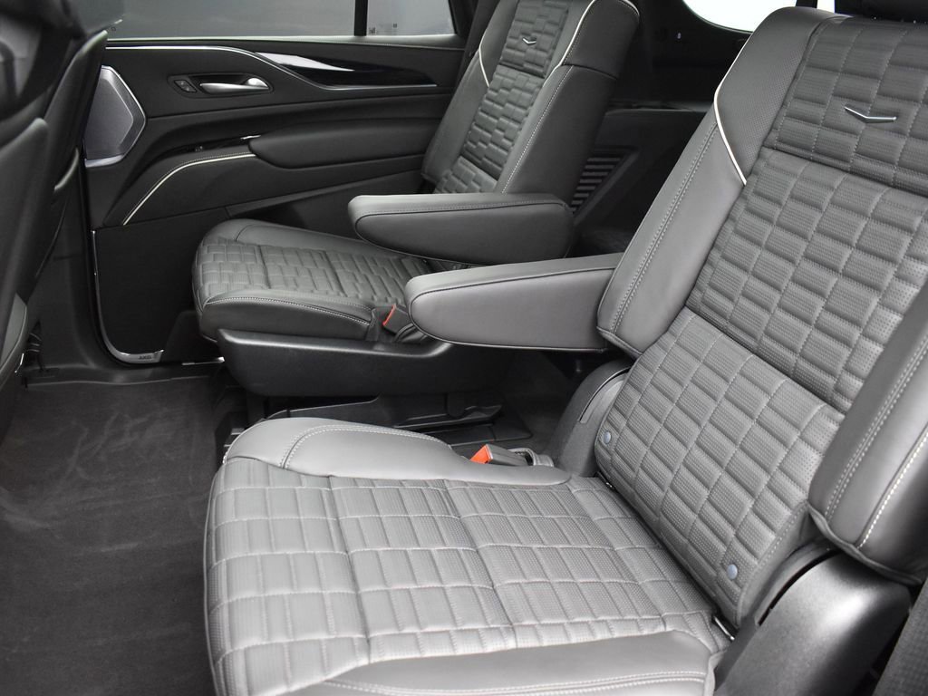 Certified 2023 Cadillac Escalade V w/ LPO, ONYX Package image 24