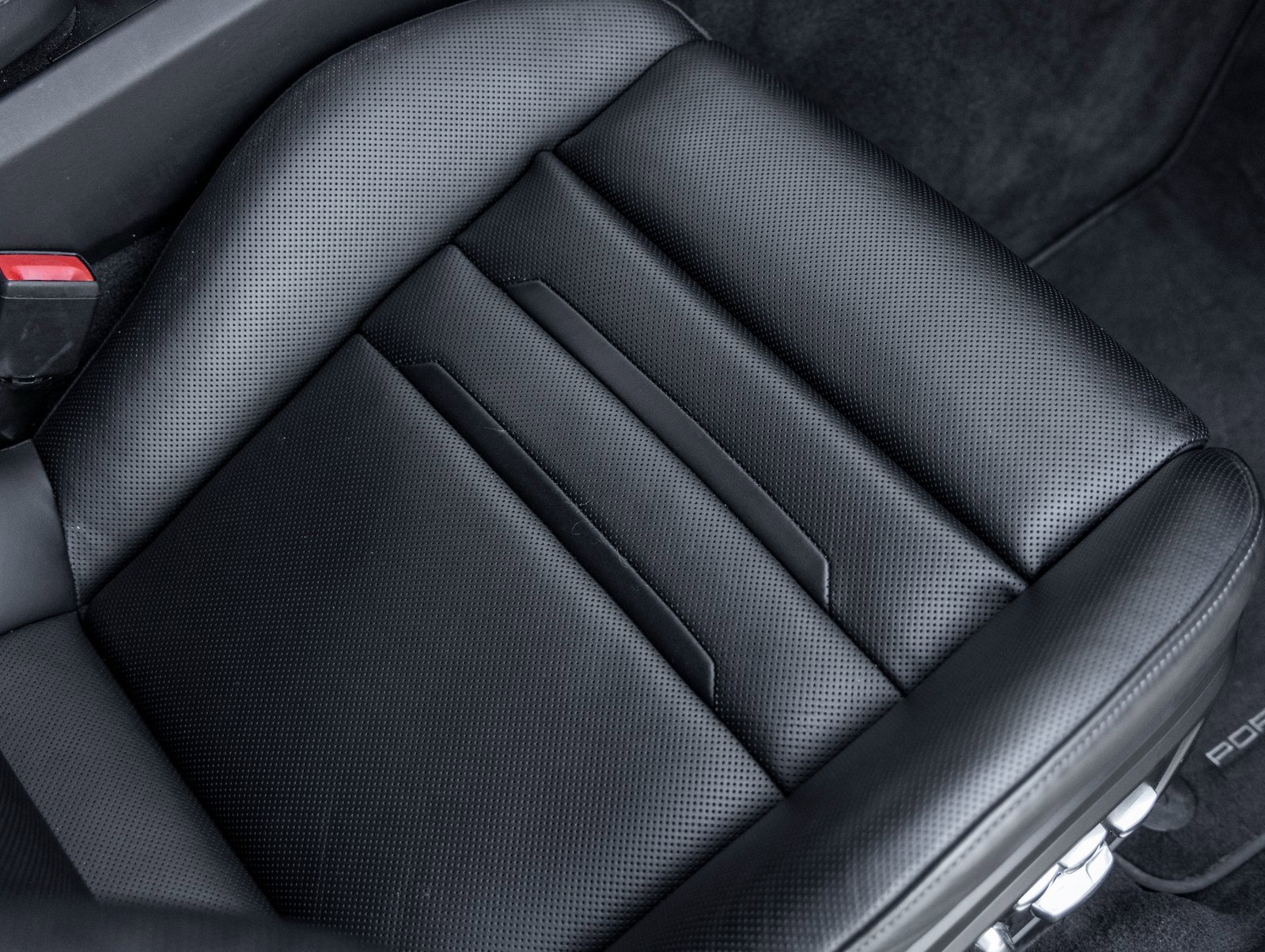 Used 2020 Porsche Panamera GTS image 42