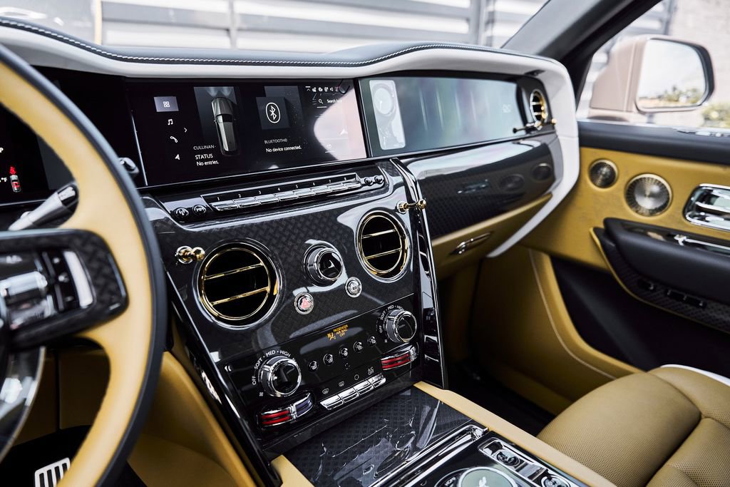 Used 2026 Rolls-Royce Cullinan Black Badge AWD/4WD image 73