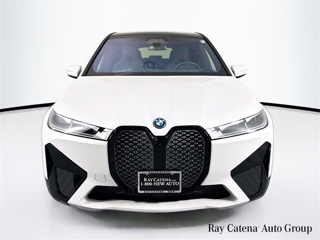 Used 2025 BMW iX xDrive50 image 2