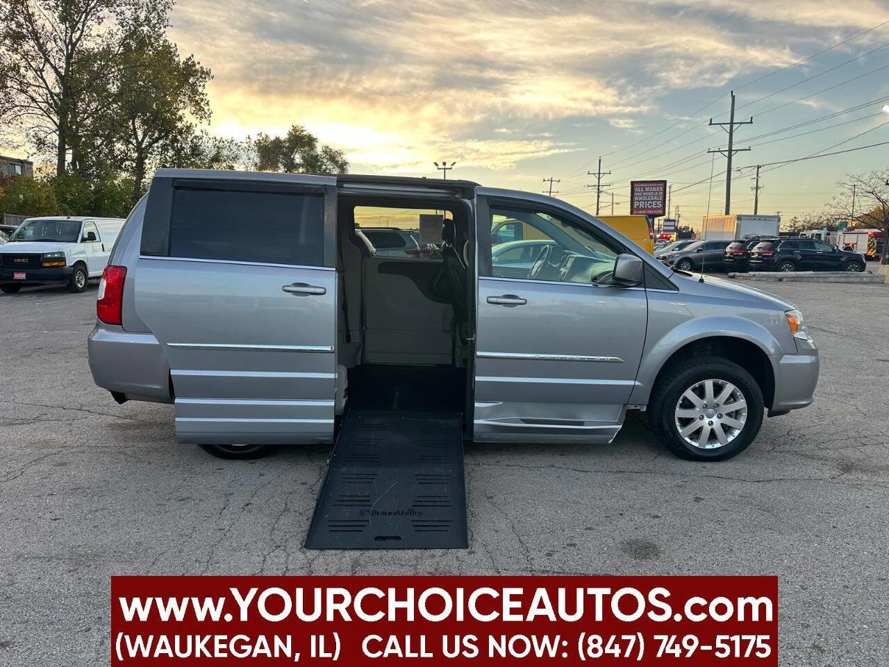 Used 2015 Chrysler Town & Country Touring