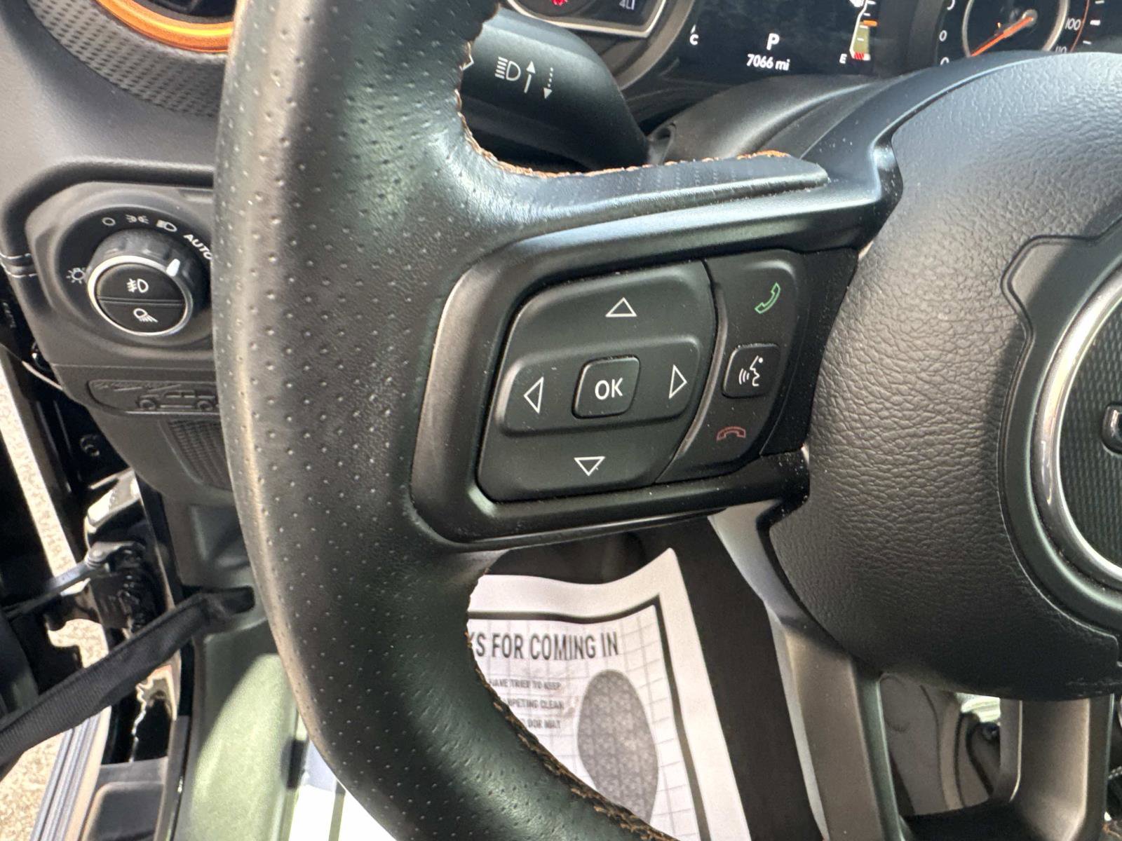 Used 2024 Jeep Gladiator Mojave w/ Convenience Group image 22