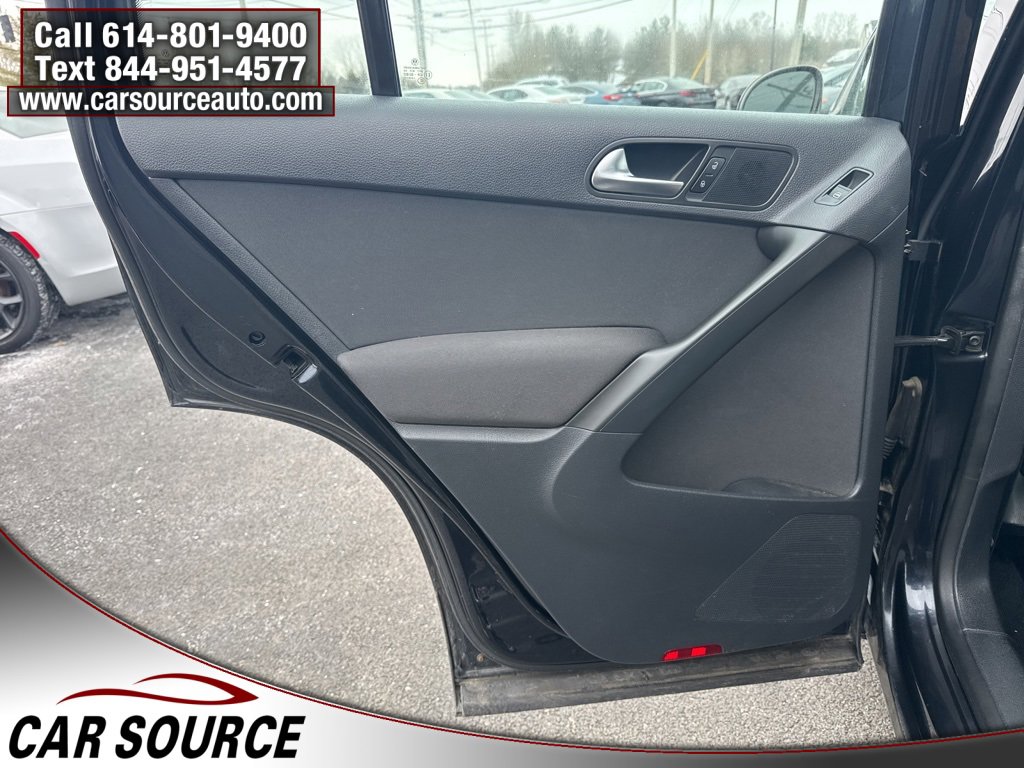 Used 2011 Volkswagen Tiguan S image 22