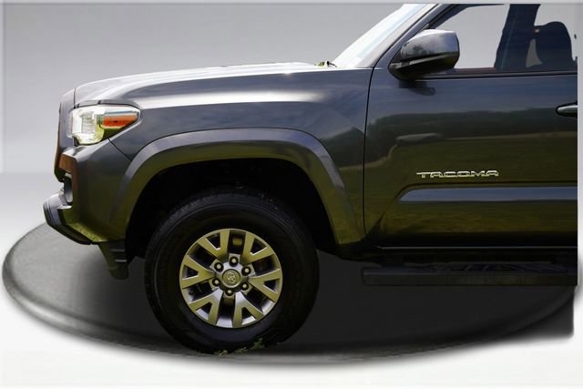Used 2019 Toyota Tacoma SR5 RWD image 17