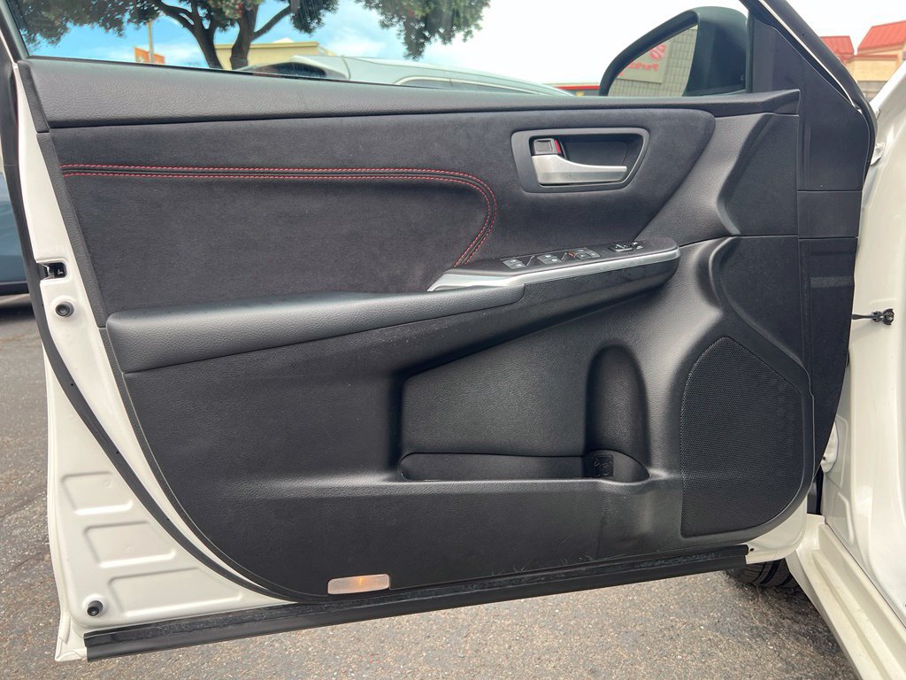 Certified 2016 Toyota Camry XSE FWD image 37