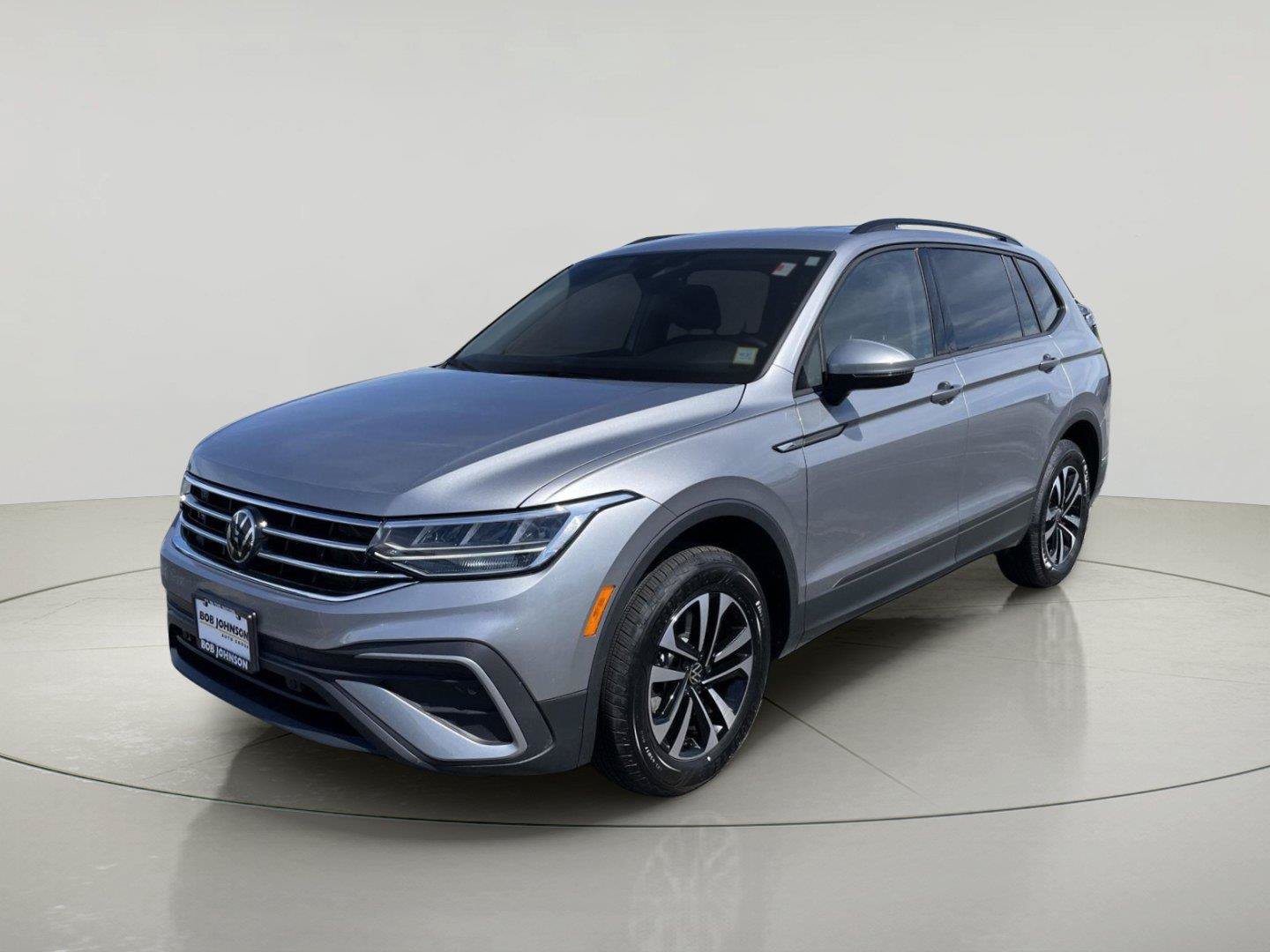 Used 2024 Volkswagen Tiguan S AWD/4WD image 3