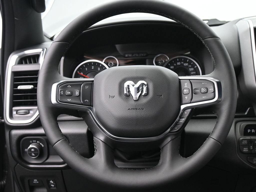 New 2026 RAM 1500 4x4 Crew Cab image 31