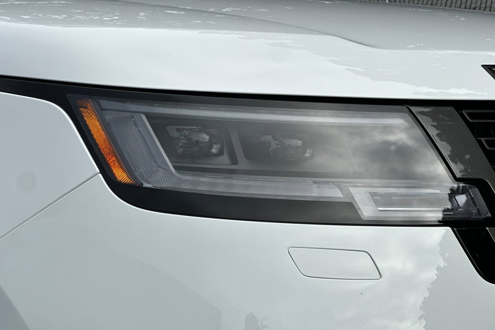 Used 2024 Land Rover Range Rover SE image 12