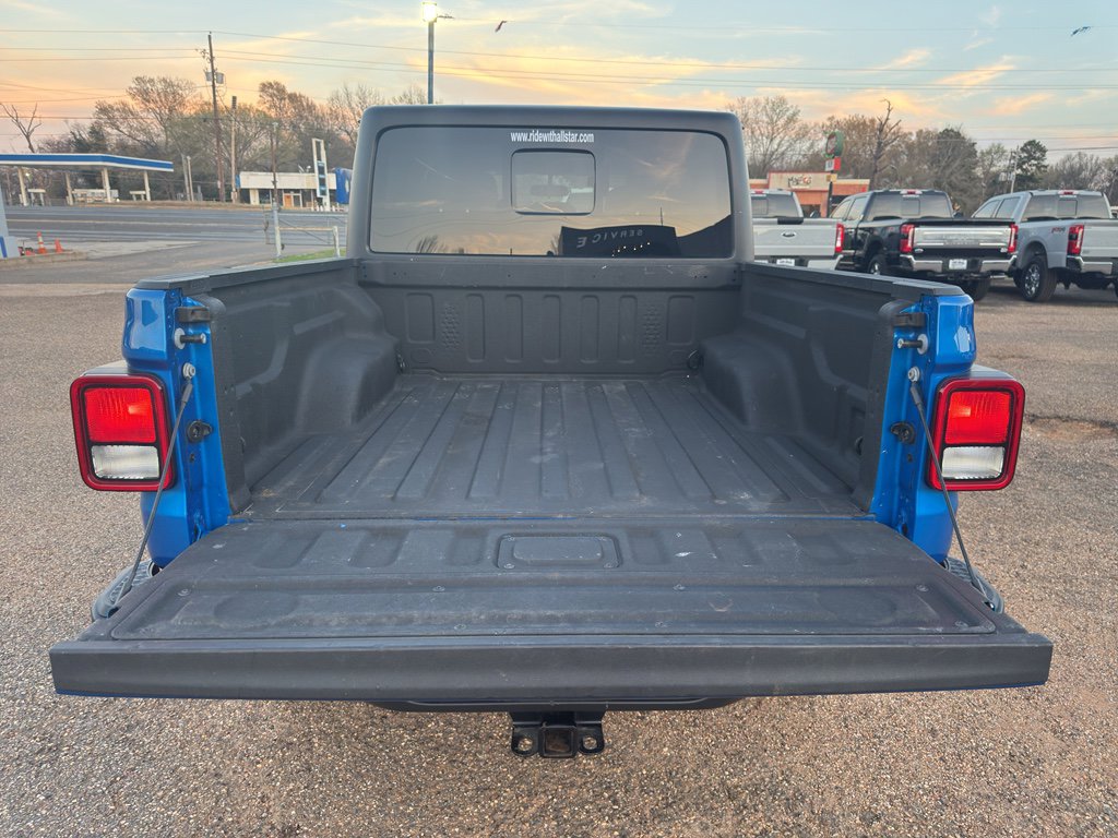 Used 2023 Jeep Gladiator Willys image 14