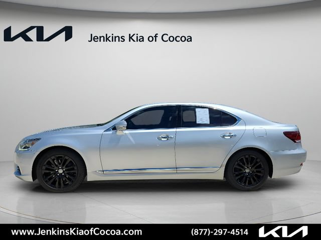 Used 2015 Lexus LS 460 w/ Comfort Package RWD image 10