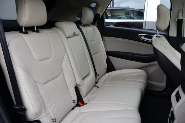 Used 2018 Ford Edge Titanium w/ Equipment Group 301A AWD/4WD image 35